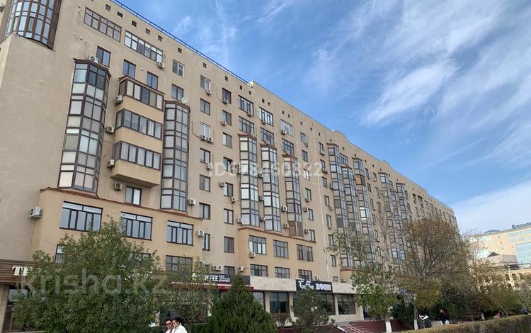 4-комнатная квартира, 180 м², 3/9 этаж помесячно, 14-й мкр 58