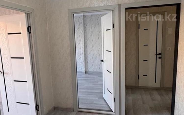 3-бөлмелі пәтер · 62 м² · 2/9 қабат, 11 ш/а., бағасы: 22 млн ₸ в Актобе, мкр 11 — фото 2
