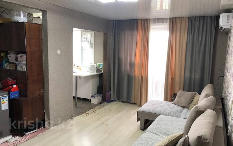 3-комнатная квартира · 60 м² · 5/5 этаж, Майкудук, 12й микрорайон за ~ 14 млн ₸ в Караганде, Алихана Бокейханова р-н — фото 2