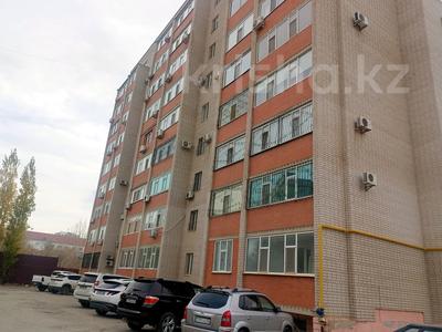 4-комнатная квартира · 150 м² · 3/9 этаж, Новый город, Абулхаир хана 30а — Пацаева за 400 000 〒 в Актобе