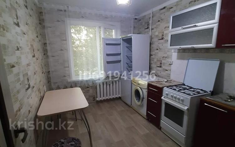 2-комнатная квартира, 50 м², 1/9 этаж помесячно, Мкр. центральный 52