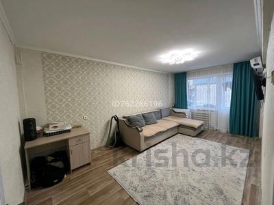 2-комнатная квартира · 50 м² · 4/5 этаж, Жастар 16 — Находиться возле возле бозара, школы, детского садика за 22 млн ₸ в Усть-Каменогорске, Ульбинский
