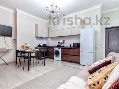 2-комнатная квартира, 40 м², 4/12 этаж посуточно, Акмешит 9 — Керей-Жанибек хандар, Ботанический сад за 15 000 〒 в Астане, Есильский р-н