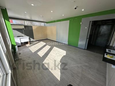 Офисы, магазины и бутики, склады, фитнес и спорт, медцентры и аптеки, образование, развлечения, кабинеты и рабочие места, студии · 55 м² за 255 000 〒 в Семее