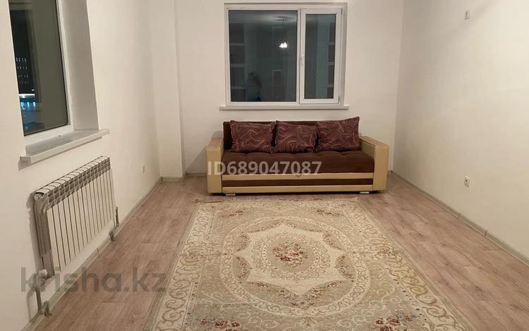 3-комнатная квартира, 88.5 м², 11/12 этаж, 9 улица 26/1 — Туран молл