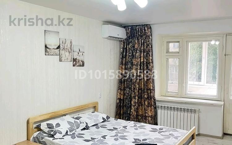 1-комнатная квартира · 56 м² · 2/5 этаж, 8 марта 126 за 11 000 ₸ в Уральске — фото 2