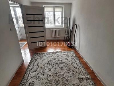 2-комнатная квартира · 42 м² · 3/3 этаж, мкр Центральный, Азаттык 74 за 160 000 〒 в Атырау