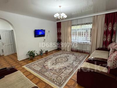 Продажа домов и дачи в Жетысу обл.: Отдельный дом · 5 комнат · 122 м² · 13 сот., Пушкина 225А — Покрышкина за 35 млн 〒 Отдельный дом · 5 комнат · 122 м² · 13 сот., Пушкина 225А — Покрышкина за 35 млн 〒 в Талдыкоргане