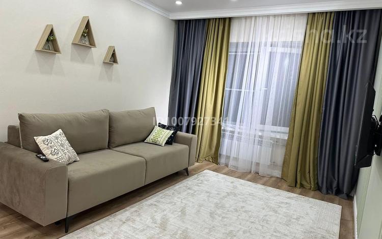 2-комнатная квартира · 55 м² · 4/5 этаж, мкр Жетысу-4 10 — Момышулы - Абая за 330 000 ₸ в Алматы, Ауэзовский р-н — фото 2