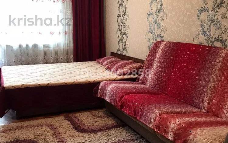 1-комнатная квартира · 36 м² · 2/5 этаж, Кабанбай батыра 112 за 10 000 ₸ в Усть-Каменогорске, Ульбинский — фото 2