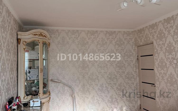 3-комнатная квартира · 61.2 м² · 4/5 этаж, Майкудук, 16й микрорайон 20 за 13.5 млн ₸ в Караганде, Алихана Бокейханова р-н — фото 2