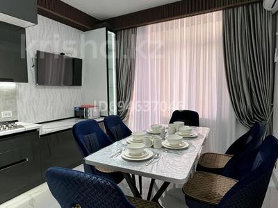 2-комнатная квартира · 62 м² · 1/3 этаж, Батырбекова 18 за 16 000 〒 в Туркестане