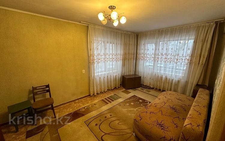 1-комнатная квартира, 31 м², 3/5 этаж, бурова 39 за 10 млн 〒 в Усть-Каменогорске — фото 2