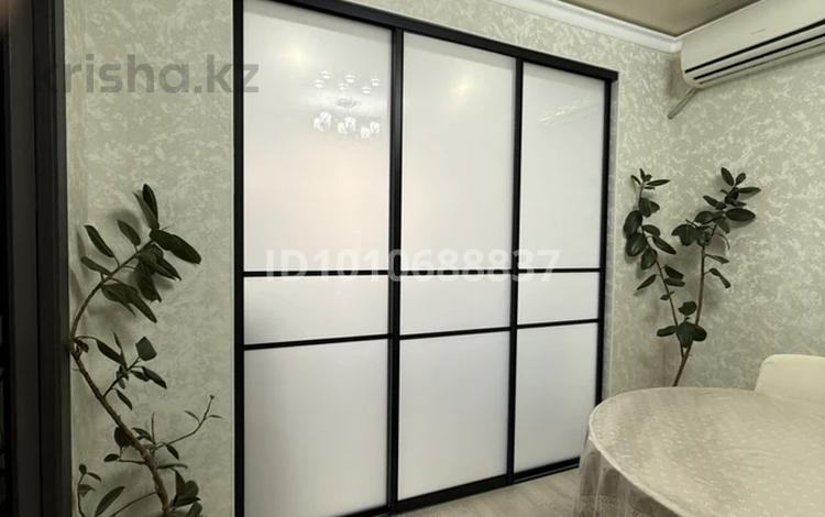 4-бөлмелі пәтер · 90 м² · 5/5 қабат, 26-й мкр 12, бағасы: 25 млн ₸ в Актау — фото 2