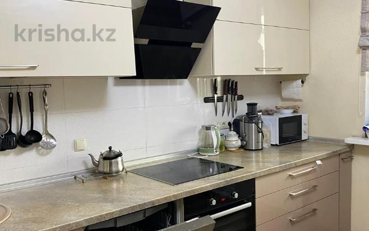 3-бөлмелі пәтер · 120 м² · 8/10 қабат, мкр Аксай-4 — Момышулы Улугбека, бағасы: 62 млн ₸ в Алматы, Ауэзовский р-н — фото 11