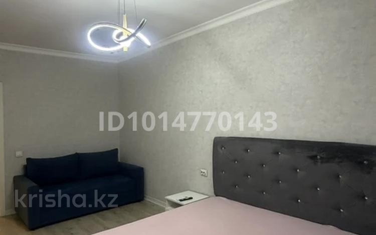 1-комнатная квартира · 47 м² · 2/12 этаж, мкр Дарабоз 79 за 250 000 ₸ в Алматы, Алатауский р-н — фото 3