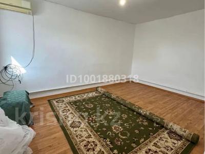 Отдельный дом · 3 комнаты · 60 м² · 11 сот., мкр Оркен, Құлбарақ батыр 26 — 35 школа гимназия за 18.7 млн 〒 в Атырау