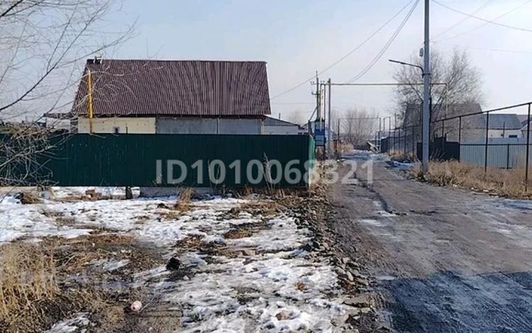 Жер телімі · 6 сотық, ПКСТ Дружба — Возле мкр.Карасу, бағасы: 8 млн ₸ в Боралдае (Бурундай), мкр Водник-1 — фото 2