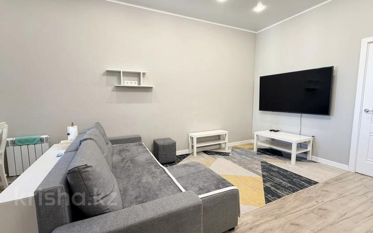 2-комнатная квартира · 60 м² · 6/9 этаж, Алихан Бокейхан 29 за 300 000 ₸ в Астане, Есильский р-н — фото 2