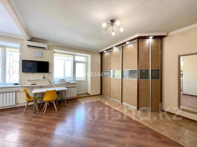 1-бөлмелі пәтер, 40 м², 6/9 қабат ай сайын, Брусиловского 5, бағасы: 150 000 〒 в Астане, р-н Байконур