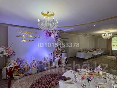 Дом · 5 комнат · 400 м², Байтурсынова 165 за 100 000 ₸ в Костанае