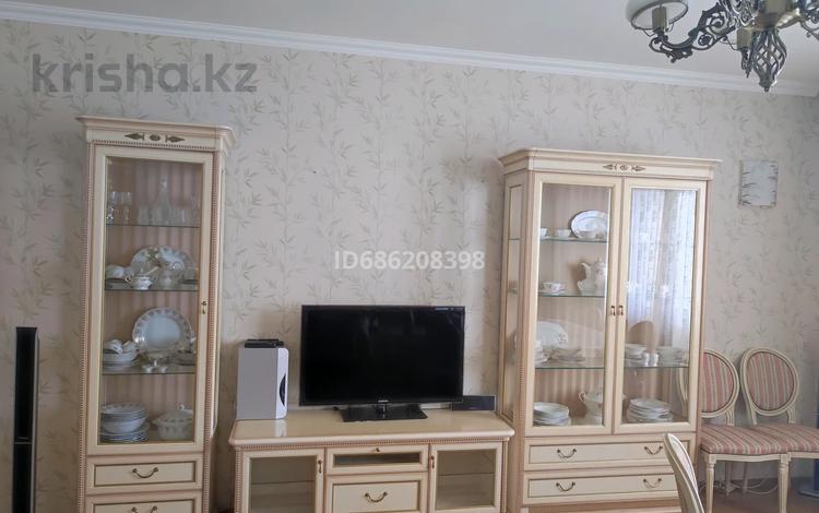 4-комнатная квартира · 136 м² · 3/5 этаж, Кабанбай батыра 7/2 за 480 000 ₸ в Астане, Нура р-н — фото 2