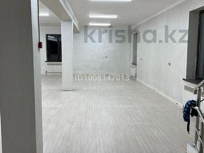 Еркін, кеңселер, дүкендер мен бутиктер, қоймалар, сұлулық салондары, фитнес және спорт, медорталықтар мен дәріханалар, білім орталықтары, конференц-залдар, кабинеттер және жұмыс орындары, студиялар · 150 м², бағасы: 330 000 〒 в Таразе