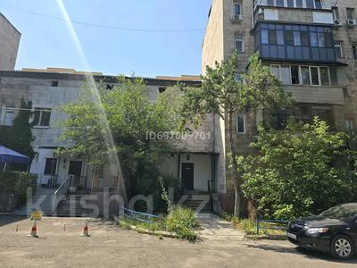 5-бөлмелі пәтер, 125 м², 1/5 қабат ай сайын, Сейфуллина 49А, бағасы: 400 000 〒 в Алматы, Турксибский р-н