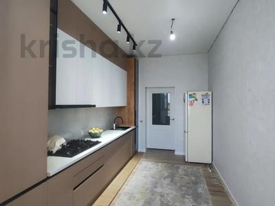 2-бөлмелі пәтер · 82 м² · 2/5 қабат, Алтын орда ш/а., тауелсиздик, бағасы: 31 млн ₸ в Актобе, мкр. Алтын орда