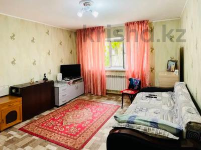 1-комнатная квартира · 34 м² · 1/5 этаж, мкр Мамыр-1, Спортивная — Жандосова за 23.5 млн ₸ в Алматы, Ауэзовский р-н