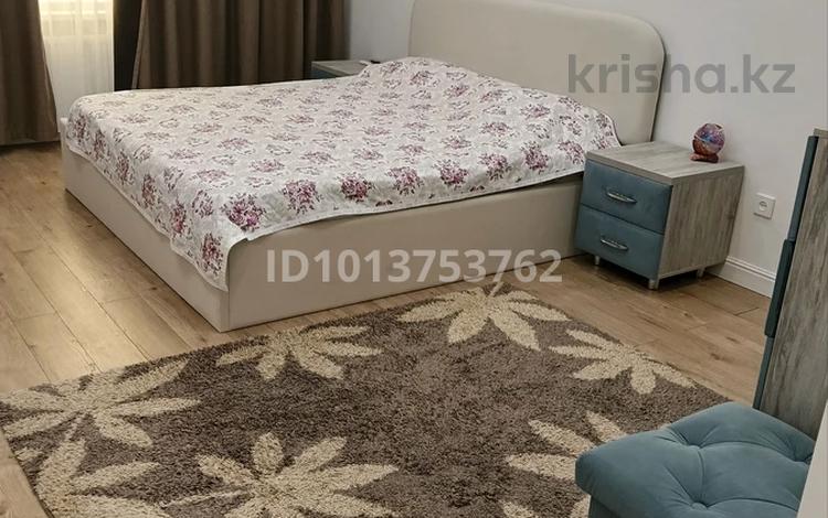 1-комнатная квартира · 45 м² · 1/12 этаж, мкр Дарабоз, Бауыржана Момышулы 11/12а за 3 000 ₸ в Алматы, Алатауский р-н — фото 2