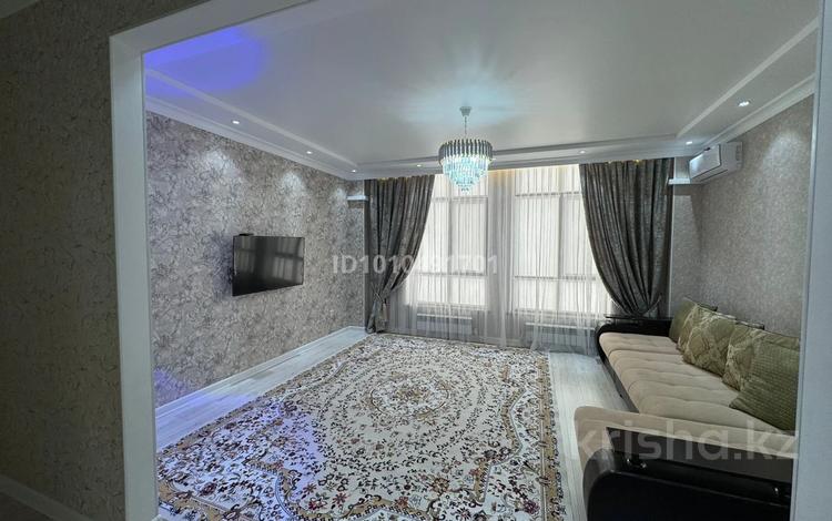 2-комнатная квартира · 90 м² · 4/4 этаж, мкр Ак Шагала, Жалена Тулепова за 400 000 〒 в Атырау — фото 4