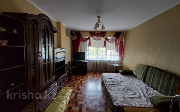 2-бөлмелі пәтер, 48 м², 4/5 қабат ай сайын, Молдагулова 7, бағасы: 130 000 〒 в Уральске — фото 2