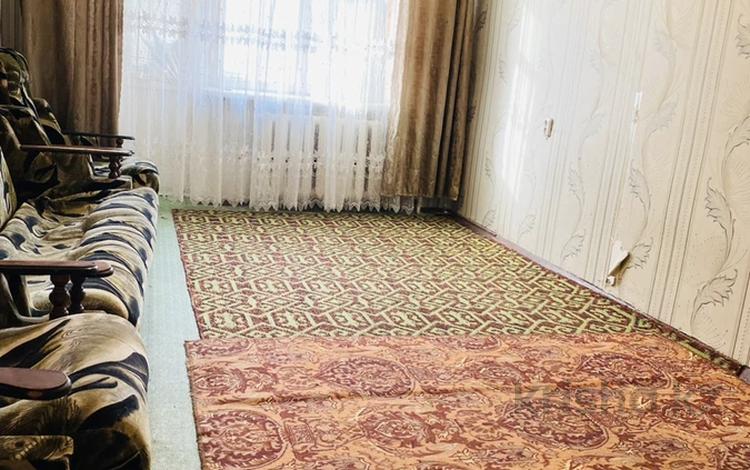 1-комнатная квартира, 30 м², 4/5 этаж, Жексенбаева за 7.5 млн 〒 в Уральске — фото 2
