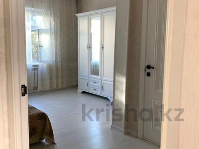 3-комнатная квартира, 70 м², 2 этаж, мкр Север 19 за 26.5 млн 〒 в Шымкенте, Енбекшинский р-н