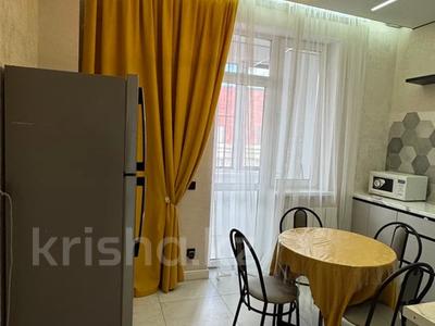 2-бөлмелі пәтер · 90 м² · 8/9 қабат, мкр Нурсая, Абулхайыр хана 74-9 — Аэропорт, рынок Сарайчик, Полиция, НИШ, школа Binom, бағасы: 360 000 ₸ в Атырау
