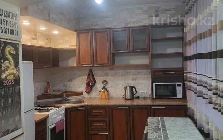 2-комнатная квартира · 55 м² · 2/5 этаж, Ауэзова 38 — Байтурсынова за 15 000 ₸ в Семее — фото 12