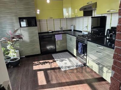 4-комнатная квартира · 89 м² · 5/5 этаж, Абдуллы Розыбакиева 70 за 75 млн ₸ в Алматы, Алмалинский р-н