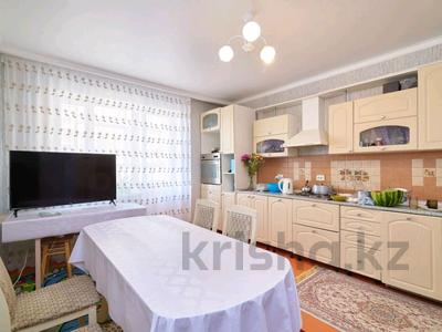 2-комнатная квартира, 90 м² помесячно, Кошкарбаева 40/1 за 250 000 〒 в Астане, Алматы р-н