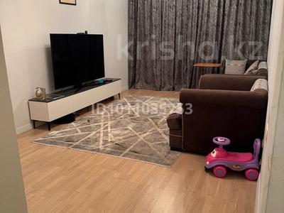 3-комнатная квартира · 63 м² · 1/5 этаж, мкр Самал-1 17 за 450 000 ₸ в Алматы, Медеуский р-н