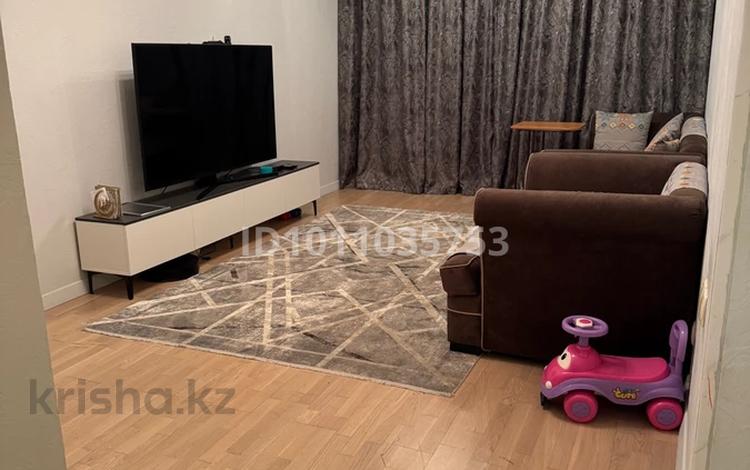 3-комнатная квартира · 63 м² · 1/5 этаж, мкр Самал-1 17 за 450 000 ₸ в Алматы, Медеуский р-н — фото 2