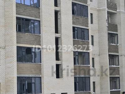 2-бөлмелі пәтер · 71.6 м² · 4/5 қабат, Мкр. Алтын орда 355, бағасы: 16.5 млн ₸ в Актобе, мкр Авиатор