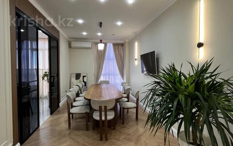 5-бөлмелі пәтер · 160 м² · 6/15 қабат, 17-ш/а. 54, бағасы: 77 млн ₸ в Актау, 17-й мкр — фото 2