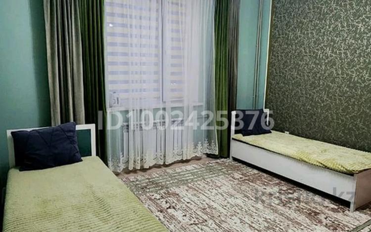 2-бөлмелі пәтер · 70 м² · 1/5 қабат, мкр Восток , Жибек жолы 75г, бағасы: 220 000 ₸ в Шымкенте, Аль-Фарабийский р-н — фото 2