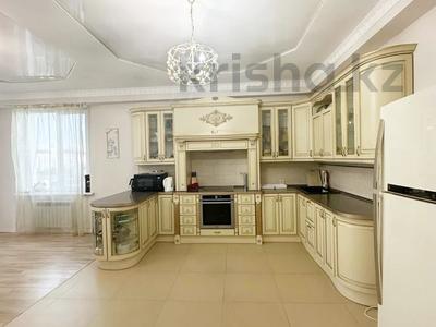 3-бөлмелі пәтер · 200 м² · 4/5 қабат, Тумар ханым 40 — Баян сулу, бағасы: ~ 85.8 млн ₸ в Астане, Нура р-н