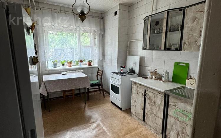 3-комнатная квартира · 68 м² · 1/6 этаж, мкр Кулагер, Серикова 35а за 250 000 ₸ в Алматы, Жетысуский р-н — фото 8