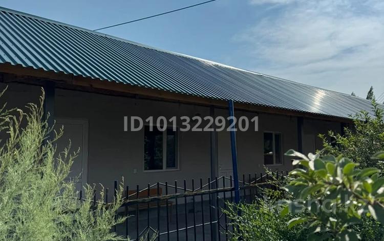 Дом · 1 комната · 25 м², Ихамбаева 41 за 30 000 ₸ в  — фото 2