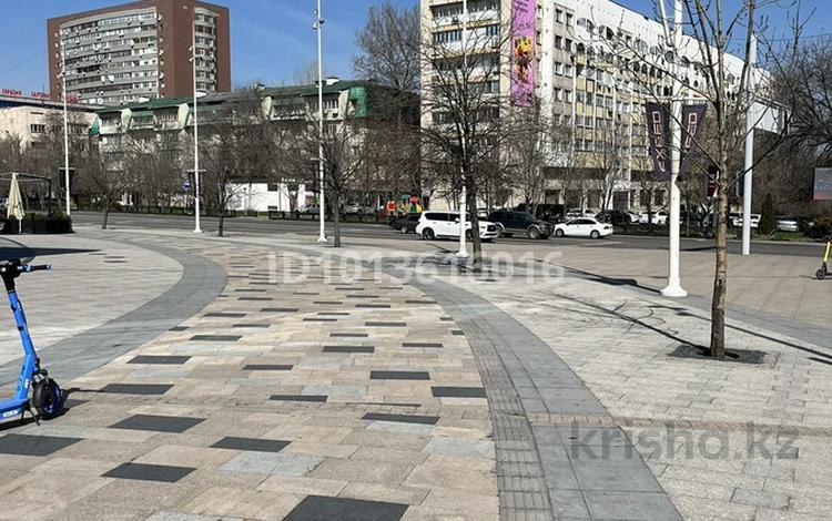Свободное назначение, офисы, магазины и бутики, салоны красоты, медцентры и аптеки, образование, развлечения · 68 м² за 300 млн ₸ в Алматы, Медеуский р-н — фото 2