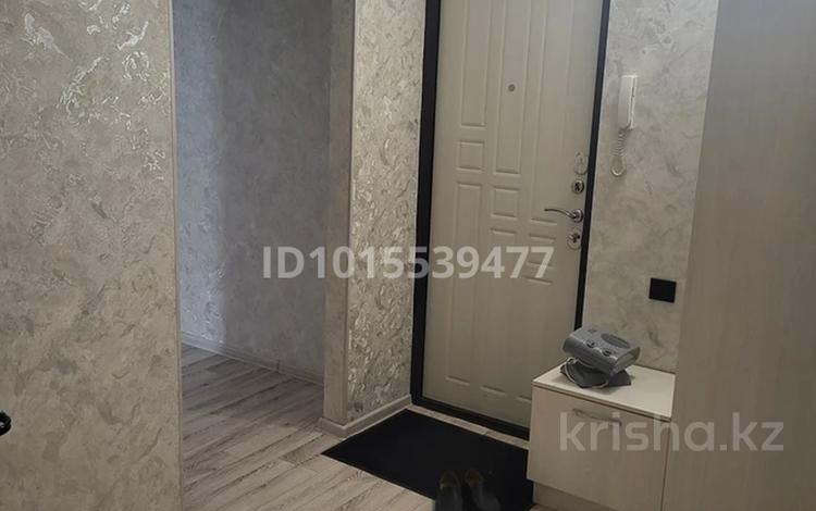 2-бөлмелі пәтер · 60 м² · 3 қабат, Мик, бағасы: 250 000 ₸ в Конаеве — фото 2