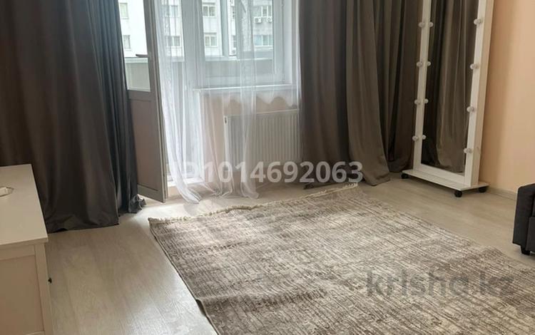 1-бөлмелі пәтер · 50 м² · 6/12 қабат, Рыскулбекова 28/1 — Рыскулбекова мустафина, бағасы: 350 000 ₸ в Алматы, Бостандыкский р-н — фото 2